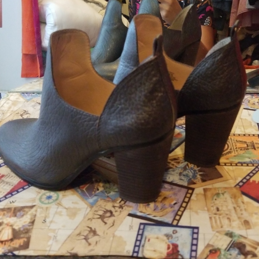 Gray booties - Picture 2 of 4